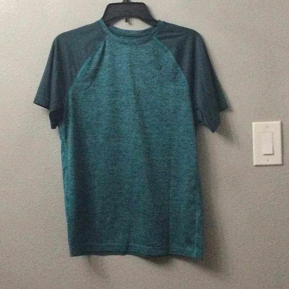 Old navy active wear size XXL Boys